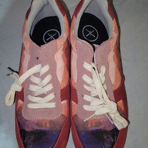 Vibrant Women's Inkaas Sneakers with Red and Purple Accents